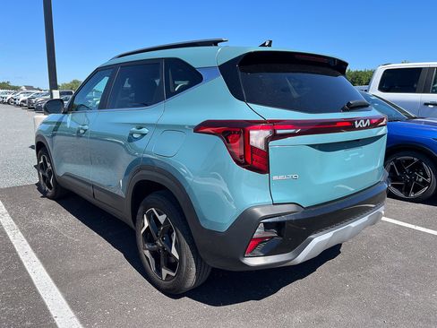 Used 2024 Kia Seltos EX AWD/4WD image 2