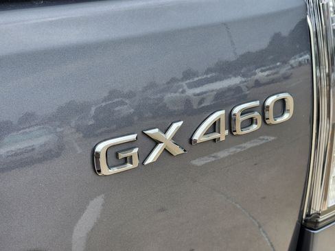 Used 2023 Lexus GX 460 Luxury w/ Accessory Package AWD/4WD image 47