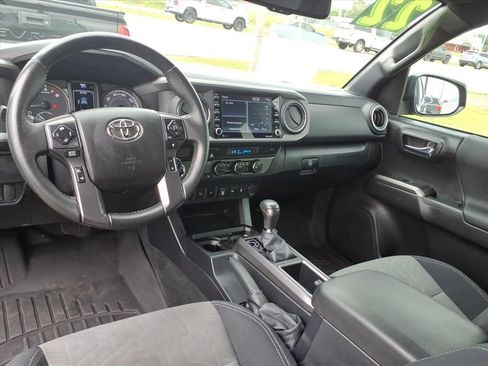 Used 2022 Toyota Tacoma TRD Off-Road w/ Technology Package RWD image 21