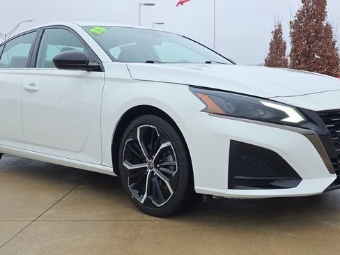 Used 2023 Nissan Altima 2.5 SR image 7