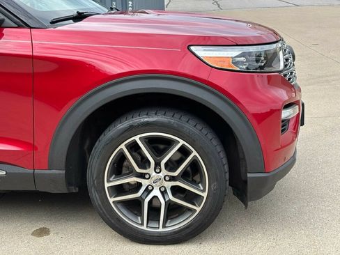Used 2020 Ford Explorer Limited w/ Hybrid Equipment Group 310A AWD/4WD image 40