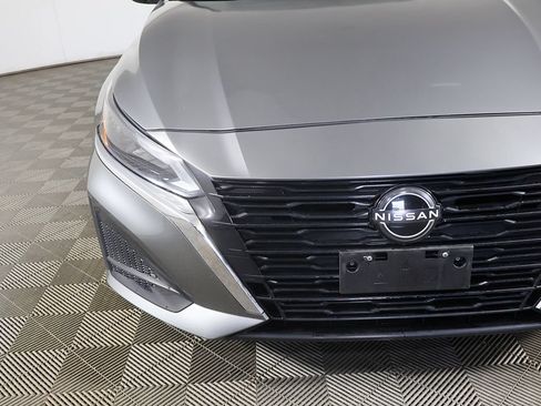 Used 2023 Nissan Altima 2.5 SV w/ SV Premium Package FWD image 14