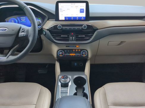 Certified 2020 Ford Escape Titanium w/ Titanium Premium Package 2.0 AWD/4WD image 52