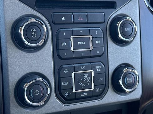 Used 2014 Ford F250 Lariat w/ Lariat Ultimate Package image 18