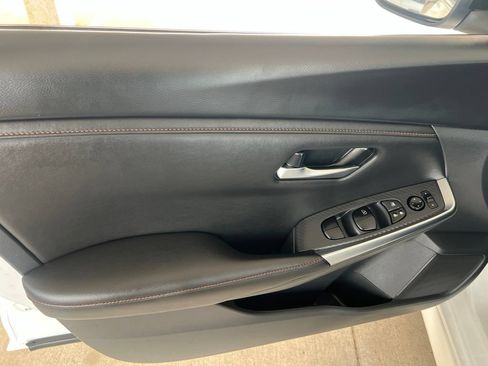 Certified 2023 Nissan Sentra SR FWD image 7