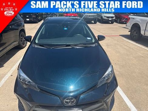 Used 2018 Toyota Corolla XSE FWD image 2