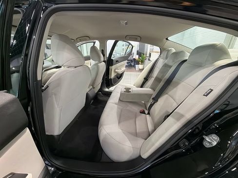 Used 2025 Nissan Altima 2.5 SV FWD image 12