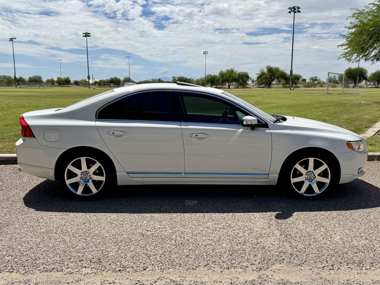 Used 2011 Volvo S80 3.2 w/ Inscription Pkg FWD image 6
