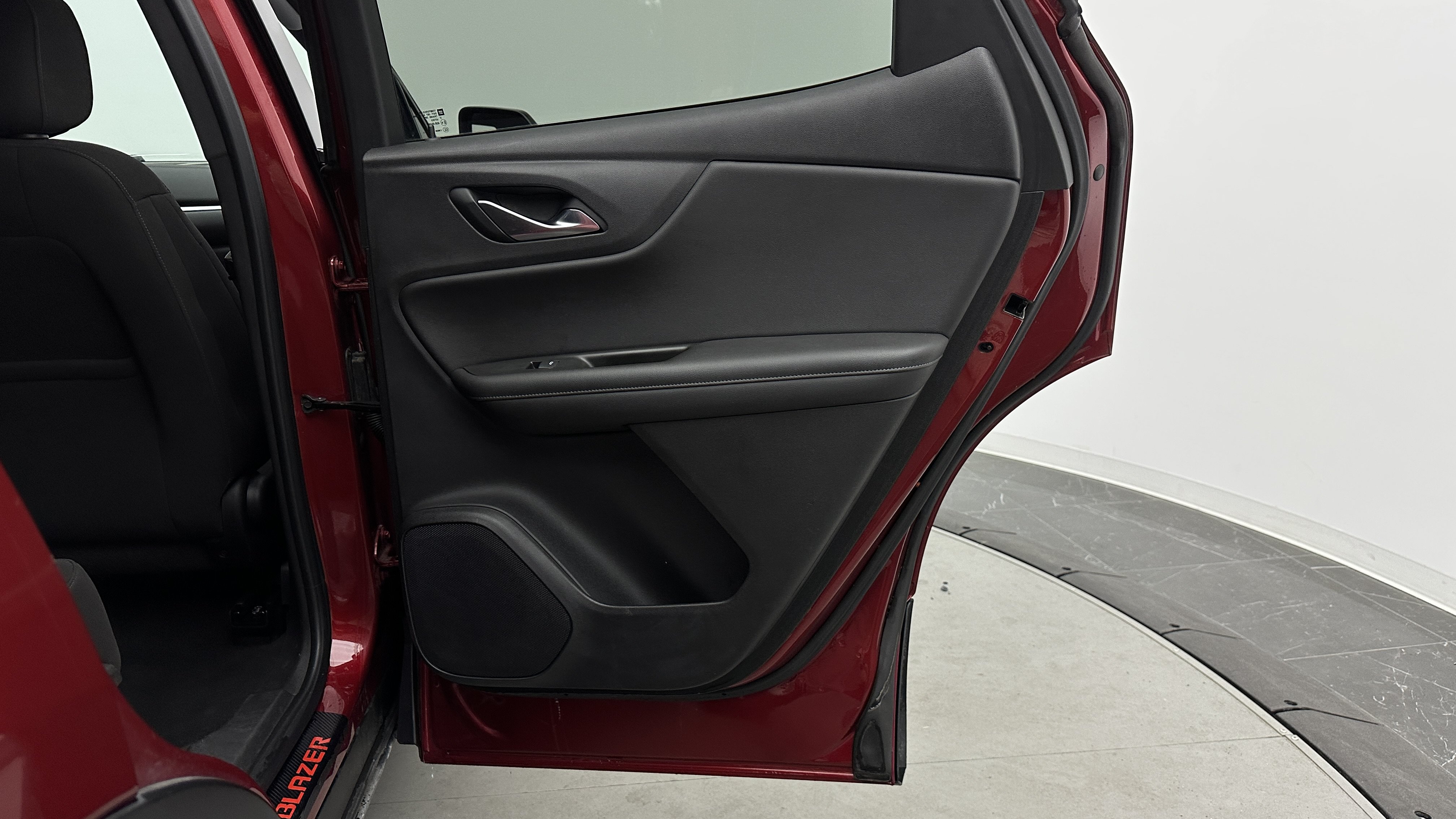 Used 2021 Chevrolet Blazer LT FWD image 30
