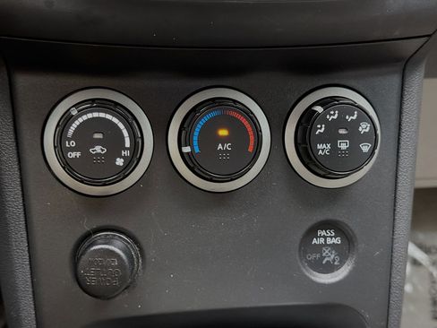 Used 2015 Nissan Rogue S w/ Convenience Package image 10