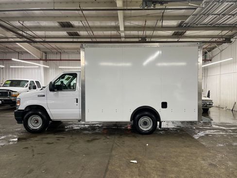 Used 2023 Ford E-350 and Econoline 350 Super Duty w/ Driver's Safety Package image 9