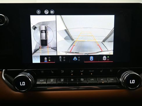 Used 2023 GMC Canyon AT4 w/ AT4 Premium Package image 19