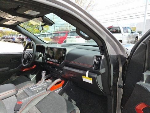 New 2026 Nissan Frontier PRO-4X w/ Pro-4x Convenience Package image 12