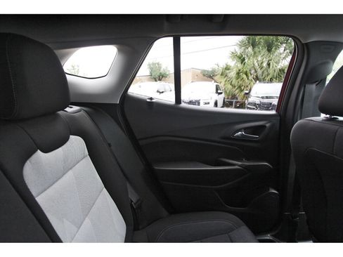 Used 2024 Chevrolet Trax LS w/ LS Convenience Package FWD image 12