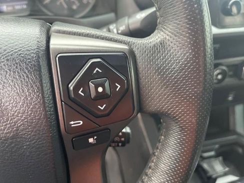 Used 2017 Toyota Tacoma SR5 image 10