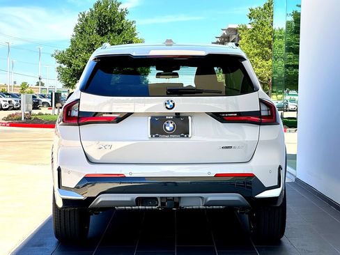 New 2026 BMW X1 xDrive28i w/ Technology Package AWD/4WD image 6