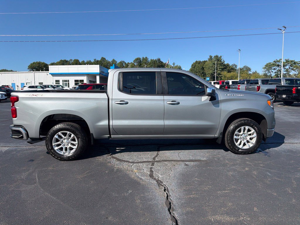 Used 2023 Chevrolet Silverado 1500 LT AWD/4WD image 11