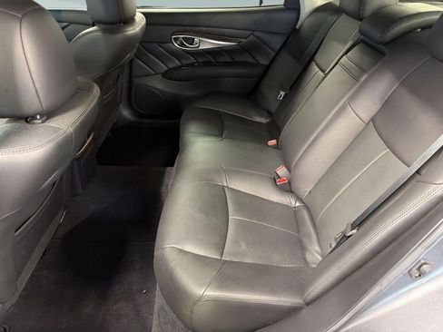 Used 2016 INFINITI Q70 L 3.7 RWD image 22