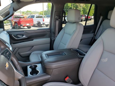 Used 2023 Chevrolet Tahoe LT w/ LT Signature Plus Package RWD image 27