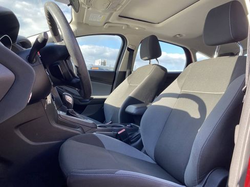 Used 2012 Ford Focus SE FWD image 11