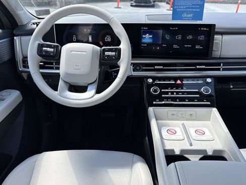 New 2026 Hyundai Santa Fe SE FWD image 2