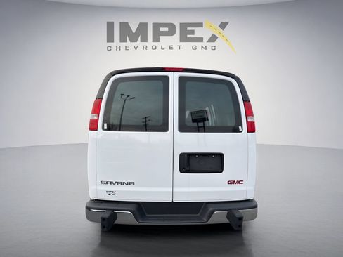 Used 2024 GMC Savana 2500 w/ Driver Convenience Package RWD image 4