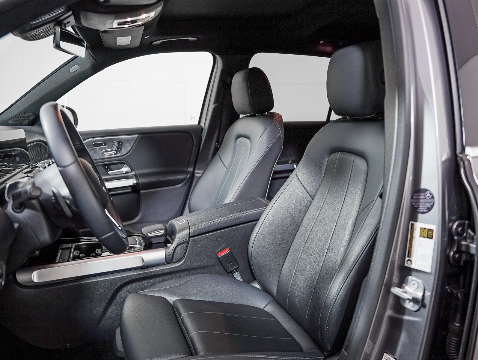 Certified 2023 Mercedes-Benz EQB 300 4MATIC w/ Exclusive Package image 12