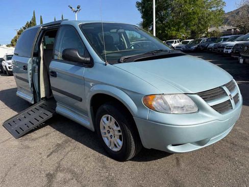 Used 2005 Dodge Grand Caravan SE w/ Popular Equipment Group I FWD image 1