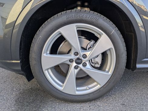 New 2025 Audi Q5 Prestige image 15