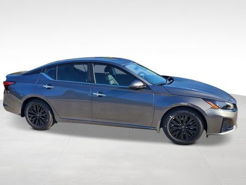 New 2026 Nissan Altima 2.5 SV w/ SV Special Edition Package FWD image 2