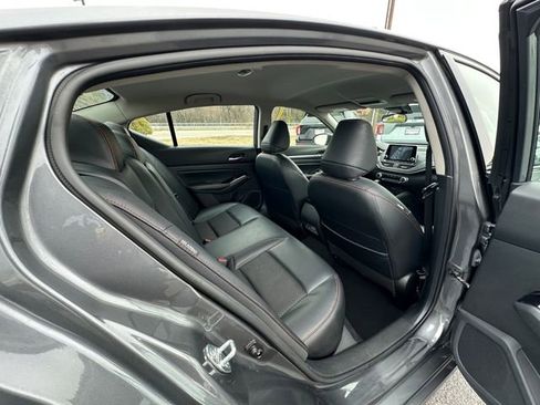 Used 2024 Nissan Altima 2.5 SR image 17