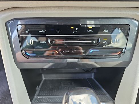 Used 2023 Volkswagen Tiguan SE FWD image 28