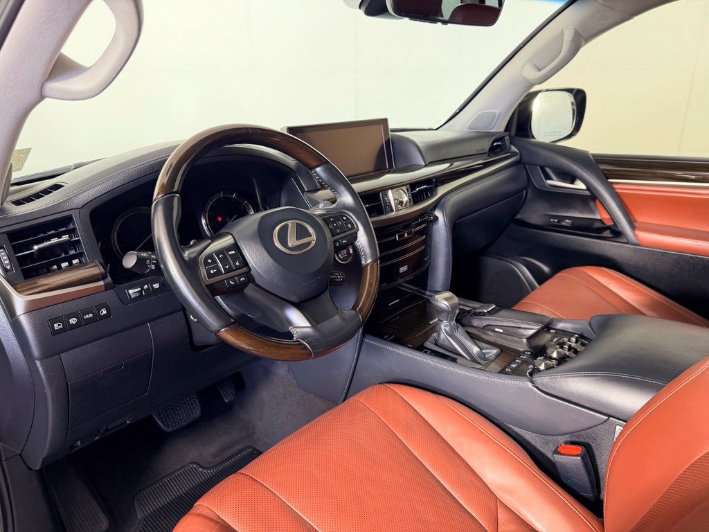 Used 2019 Lexus LX 570 4WD w/ Luxury Package image 27