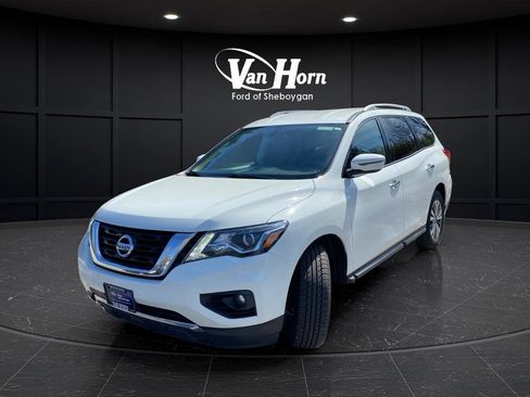 Used 2020 Nissan Pathfinder SV AWD/4WD image 3