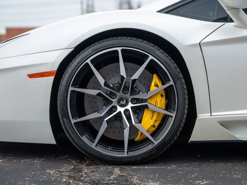 Used 2013 Lamborghini Aventador LP 700-4 image 5