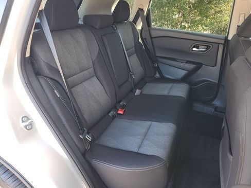 Used 2025 Nissan Rogue SV image 14