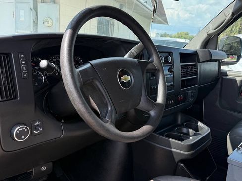 Used 2015 Chevrolet Express 2500 RWD image 13