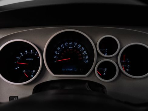 Used 2010 Toyota Tundra Platinum image 17