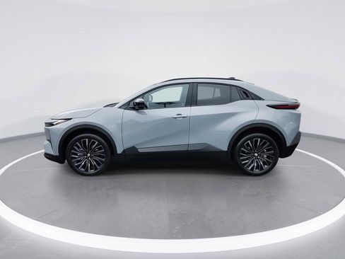 Certified 2026 Toyota C-HR AWD/4WD image 4