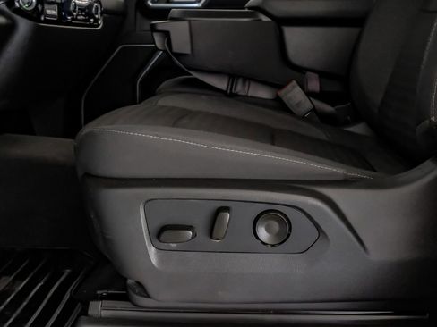 Used 2025 Chevrolet Silverado 2500 LT w/ Convenience Package image 31