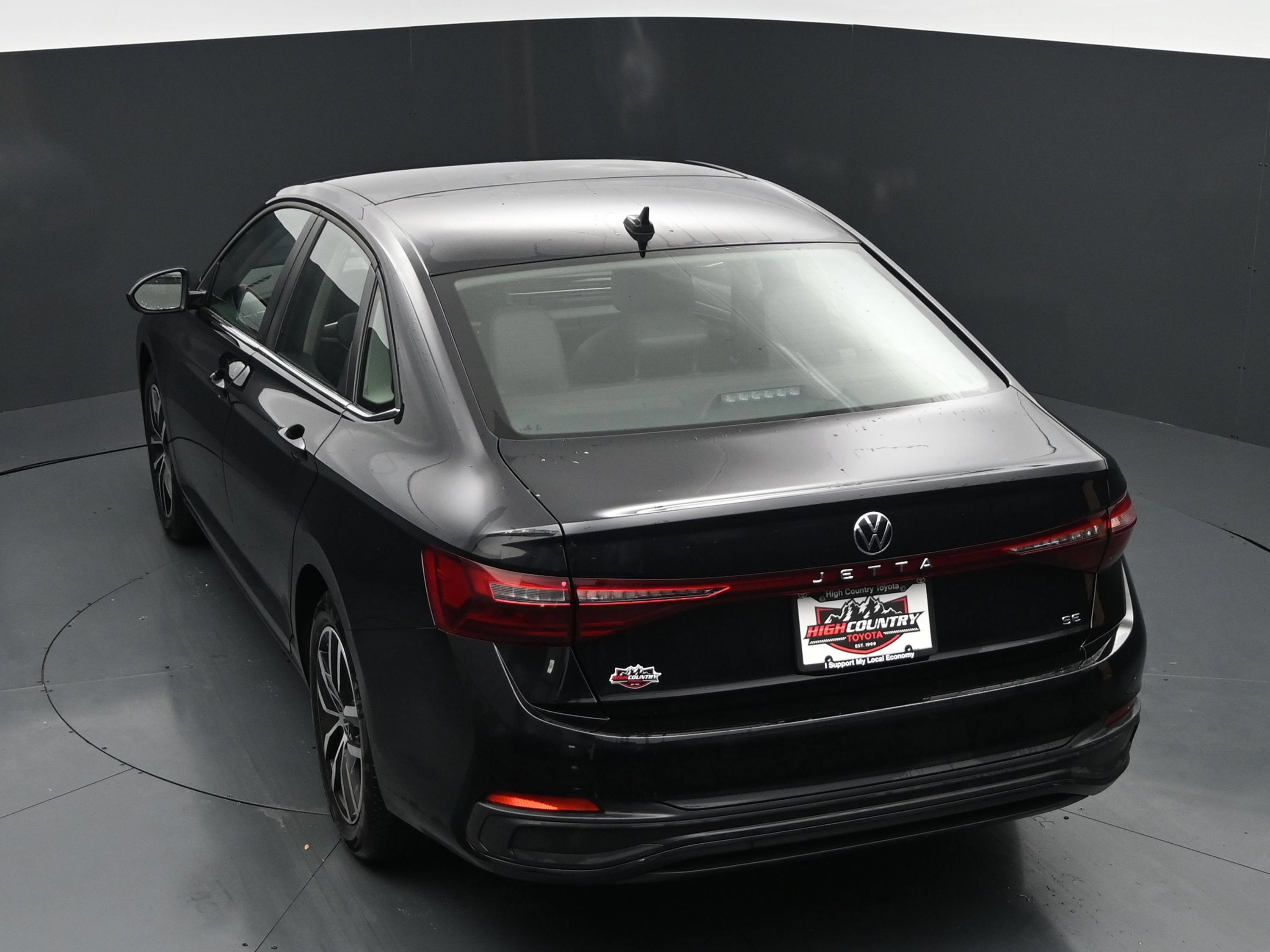 Used 2026 Volkswagen Jetta SE FWD image 29