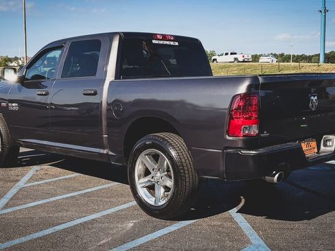 Used 2018 RAM 1500 Express w/ Express Value Package AWD/4WD image 19