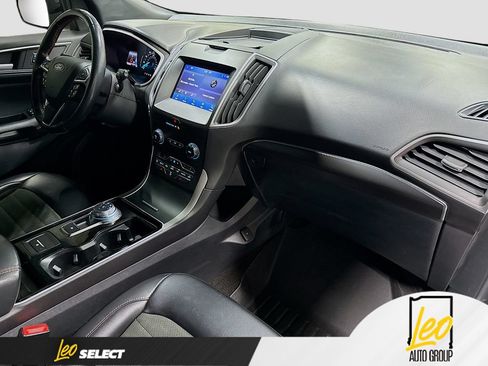 Used 2020 Ford Edge ST-Line w/ Cold Weather Package FWD image 31