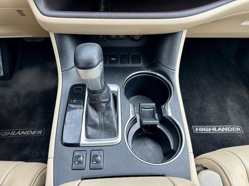 Used 2018 Toyota Highlander XLE FWD image 27