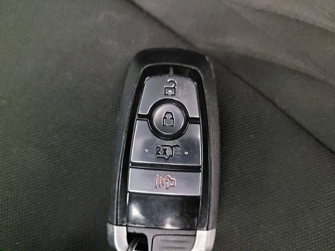 Used 2020 Ford Explorer XLT RWD image 32