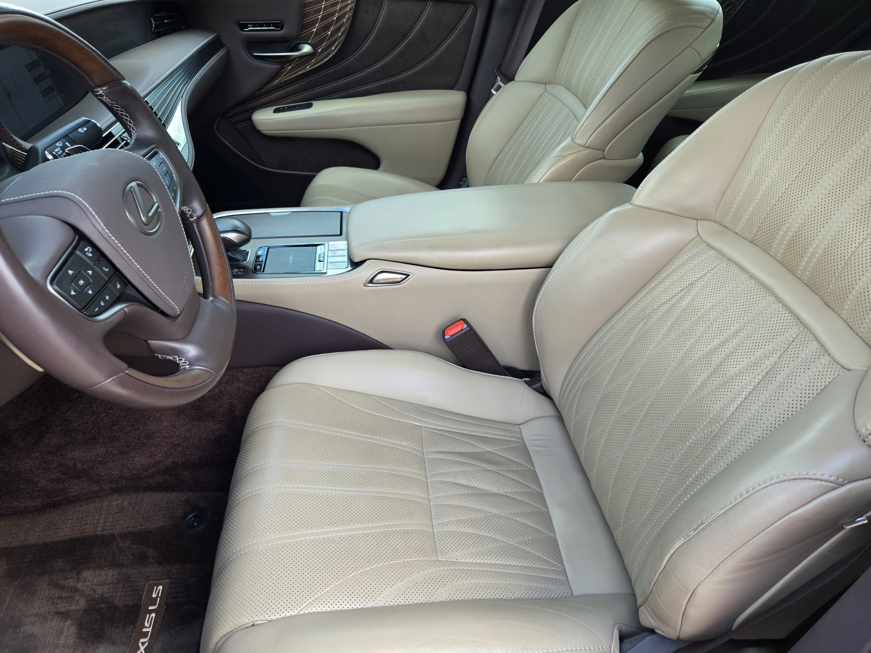 Used 2018 Lexus LS 500 w/ Interior Upgrade Package RWD image 9