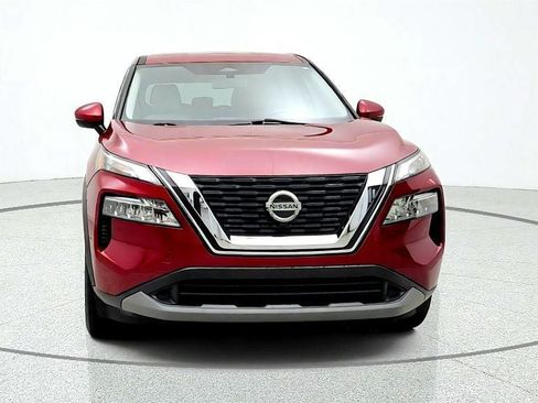 Used 2021 Nissan Rogue SV FWD image 2