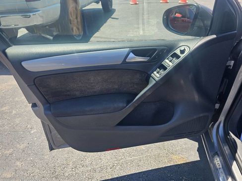 Used 2012 Volkswagen Golf 4-Door FWD image 11