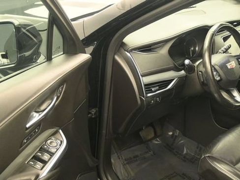 Used 2020 Cadillac XT4 Premium Luxury w/ Driver Awareness Package AWD/4WD image 12