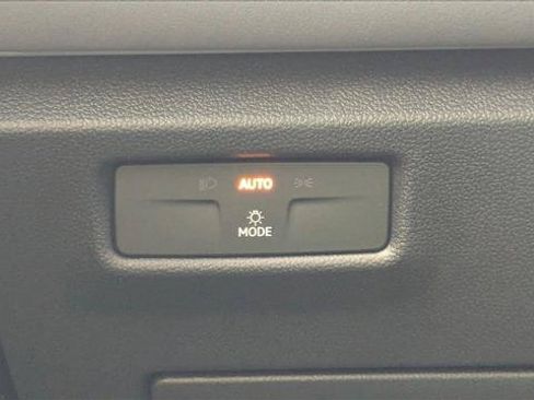 New 2026 Volkswagen Tiguan SE AWD/4WD image 17